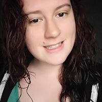 Nicole Hilliard Photo 16