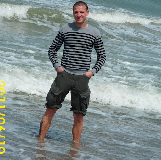 Daniel Hecht Photo 36