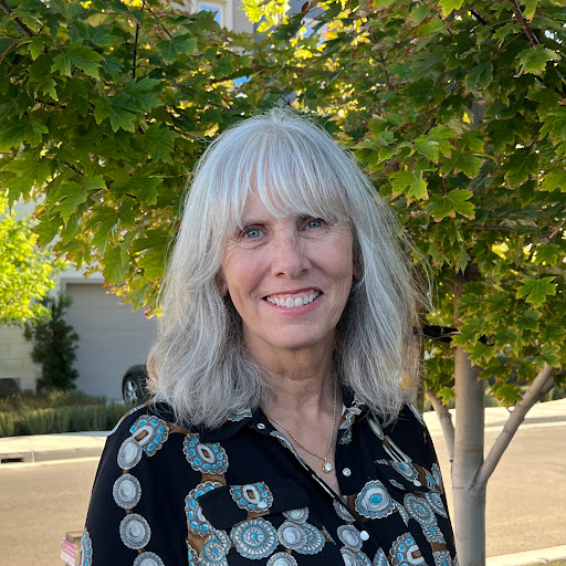 Kelly Cooper Photo 29