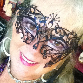 Julie Abbott Photo 17