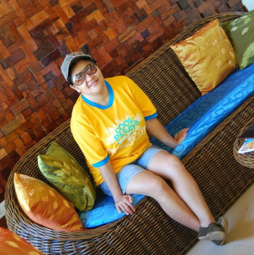 Emily Bautista Photo 15