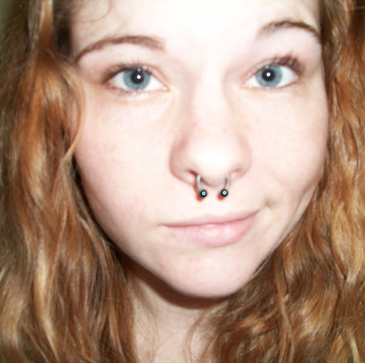 Rachel Everett Photo 16