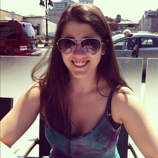 Laura Bowman Photo 33