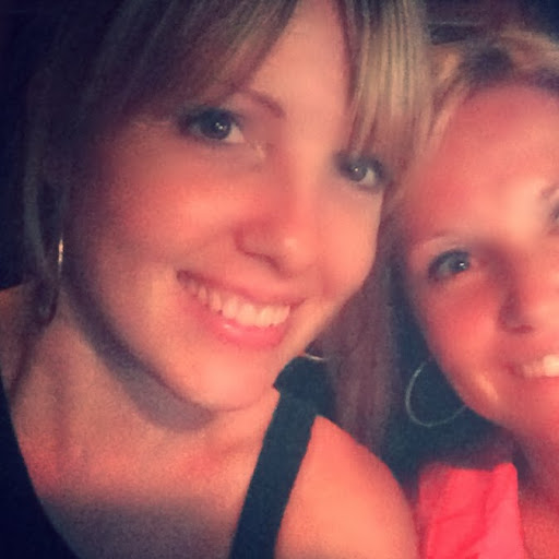 Sarah Simmons Photo 17