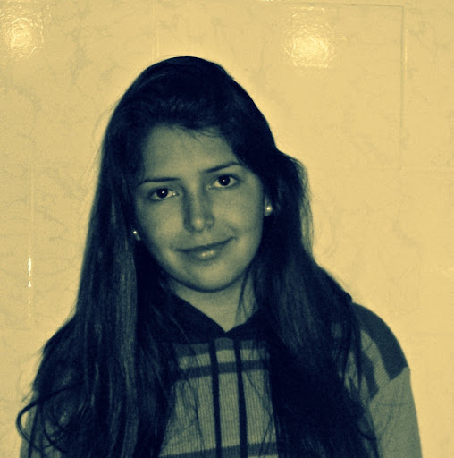 Elizabeth Quintana Photo 30