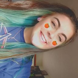 Laura Baker Photo 18