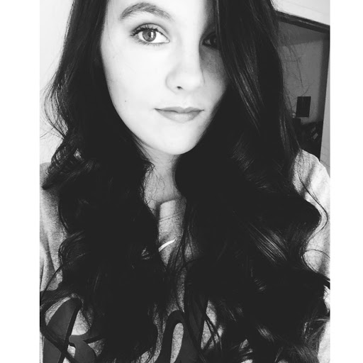 Samantha Hendrix Photo 6