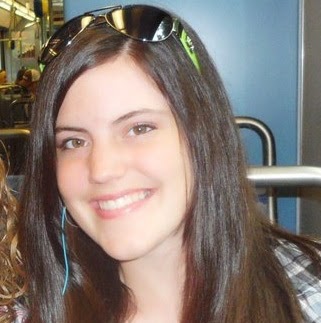 Julie Leon Photo 19