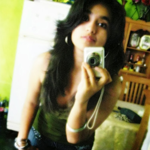 Victoria Villanueva Photo 13