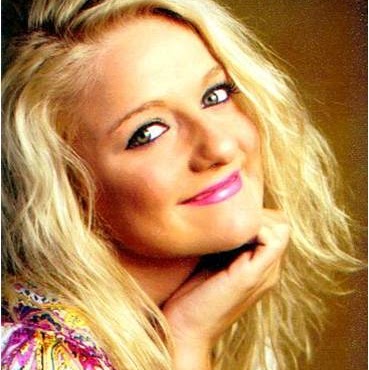 Kelly Barker Photo 11