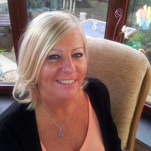 Pauline Benson Photo 12