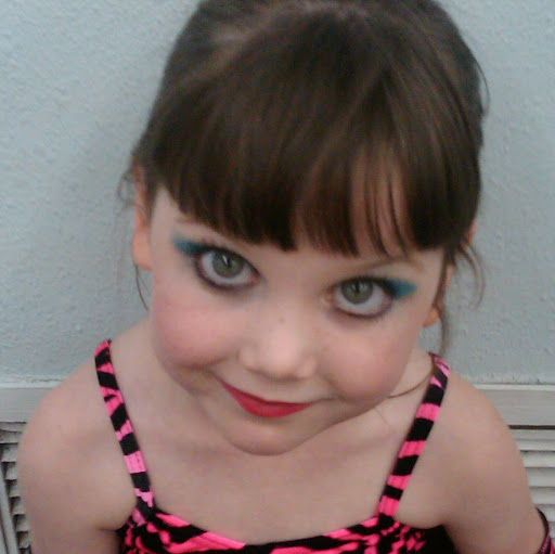Theresa Dillon Photo 29