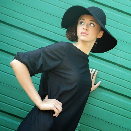 Julia Rutland Photo 16