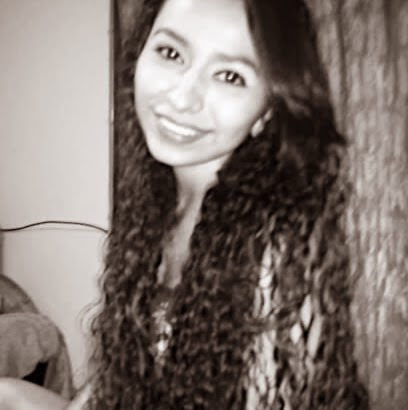 Gloria Urbina Photo 31