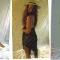Elizabeth Stilwell Photo 11