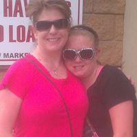 Lynda Young Photo 26