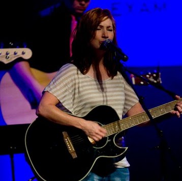 Sarah Martin Photo 34