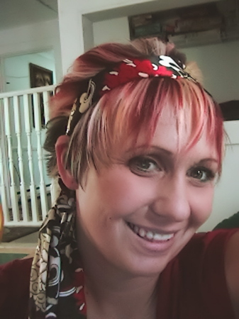 Leah Moore Photo 15