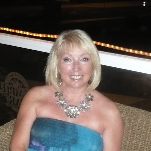 Carolyn Connelly Photo 7