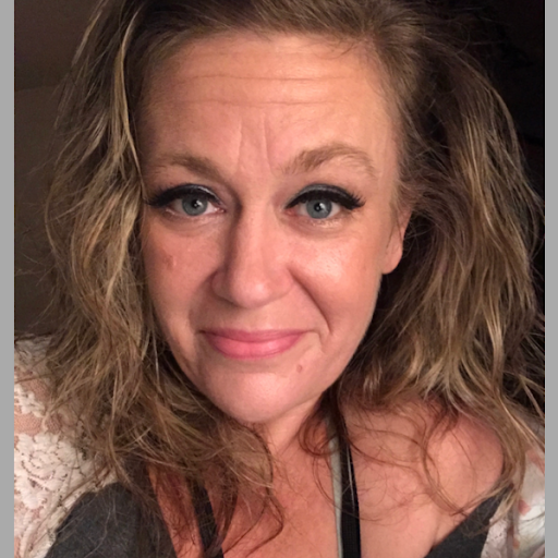 Holly Guthrie Photo 13