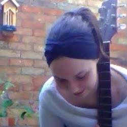 Laura Berry Photo 40