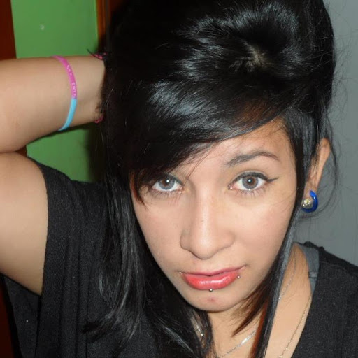 Elizabeth Cortes Photo 20