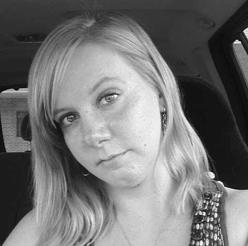 Jennifer James Photo 28