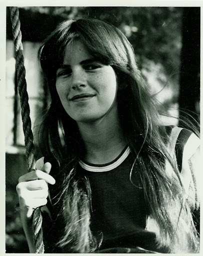 Elaine Burke Photo 44