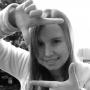 Caroline Bennett Photo 7