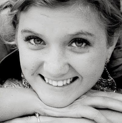 Nicole Howard Photo 25