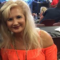 Vicky Lowery Photo 6