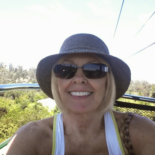 Linda Hanna Photo 53