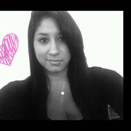 Michelle Moreno Photo 17
