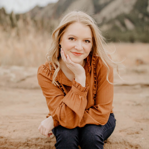Emma Ingram Photo 17