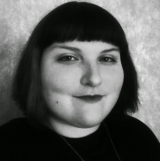 Danielle Whalen Photo 15