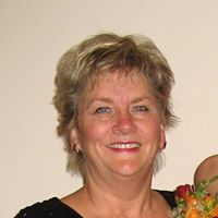 Candy Robertson Photo 12