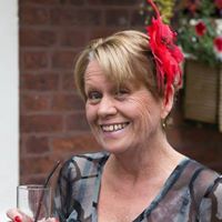 Julie Guest Photo 15