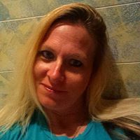 Holly Roach Photo 38