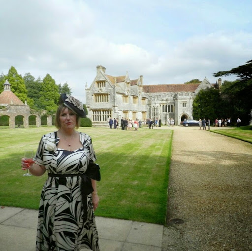 Julie Clayton Photo 24