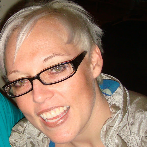 Corinne Smith Photo 28