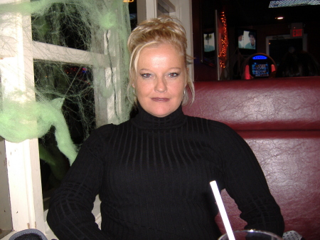 Amy Hammond Photo 28