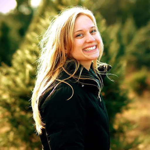 Danielle Shelton Photo 14