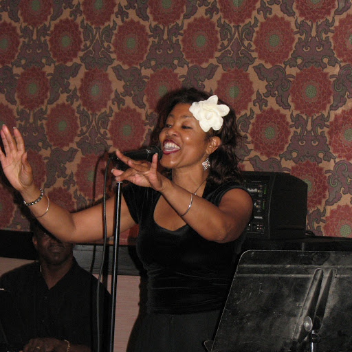 Denise Armstrong Photo 5