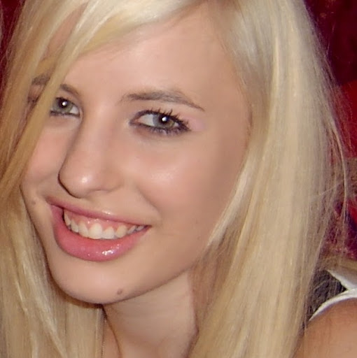 Carly Scott Photo 22