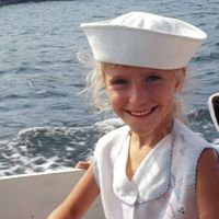 Julia Phelps Photo 12