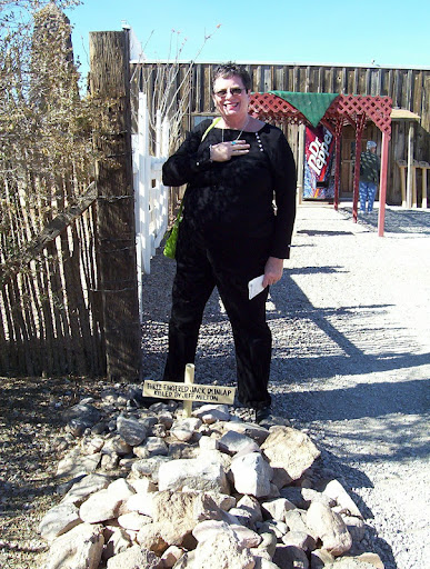 Anne Eaton Photo 19