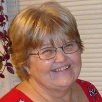 Elizabeth Richards Photo 21