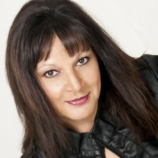 Lori Maxim Photo 10