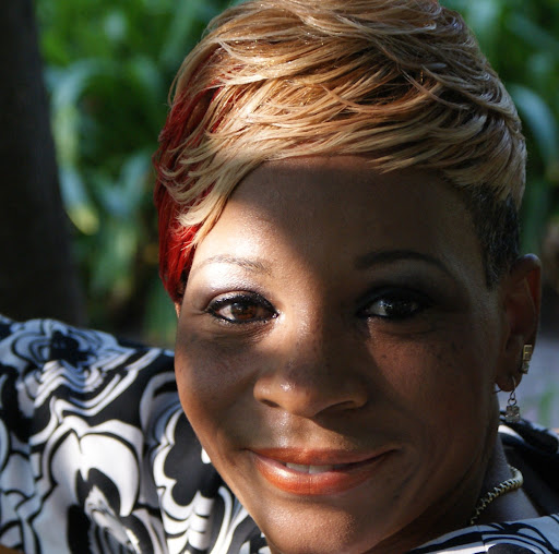 Jacqueline Holmes Photo 17