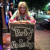 Carrie Reynolds Photo 23